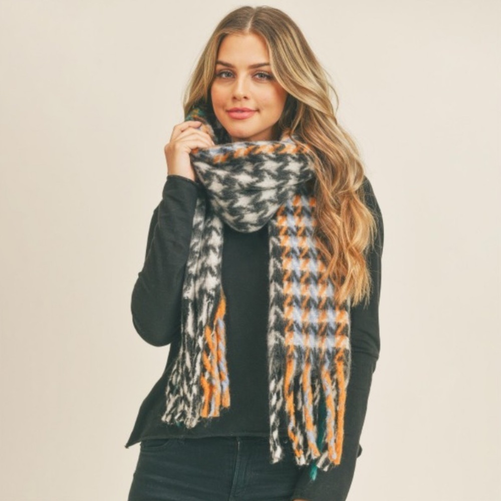 Styline Scarf NWT multicolor 70x15.